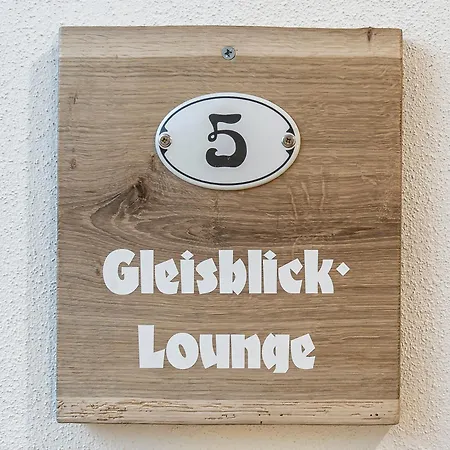Ferienbahnhof Fichtental Gleisblick Lounge